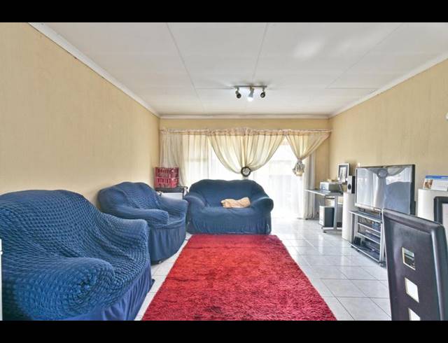 2 BEDROOM APARTMENT FOR SALE IN FERNDALE